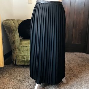 Classy Black Long Banana Republic Skirt - sz 0